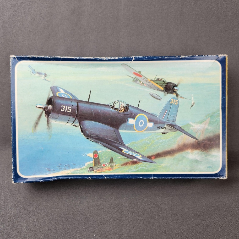 SMER F4U-1 Corsair 1:72 Plastic Model Kit Vought WWII‎ Art 155 Unbuilt Aircraft